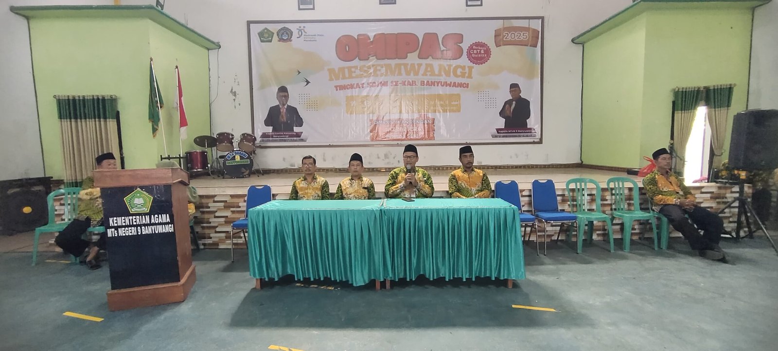 Hangatnya Silaturahmi di Hari Pertama: MTsN 9 Banyuwangi Gelar Halal Bihalal Penuh Makna
