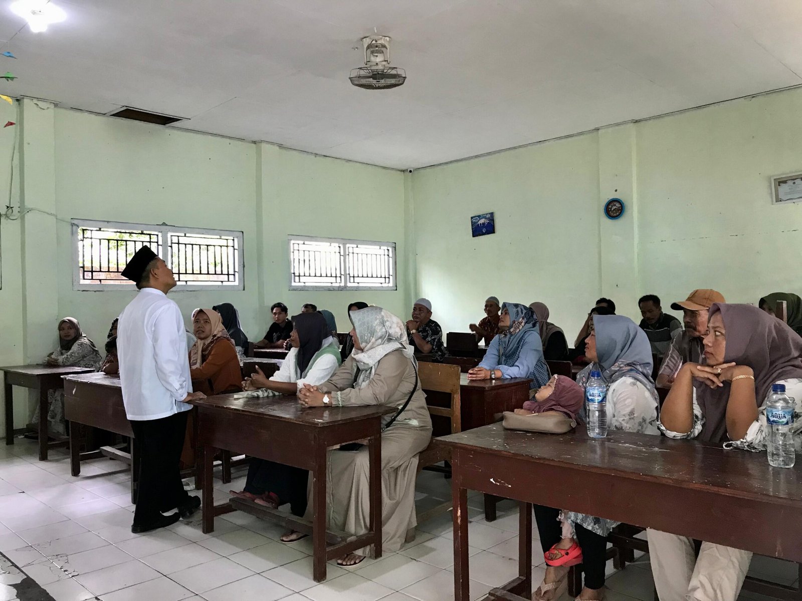 Jejak Prestasi dan Evaluasi: Serunya Hari Pembagian Rapor di MTs 9 Banyuwangi