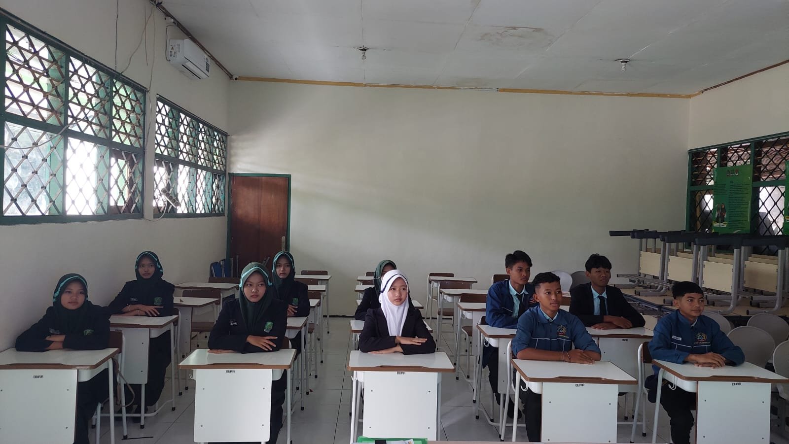 Wujud Peduli Kesehatan, MTsN 9 Banyuwangi Ikuti Sosialisasi PKG Anak dan Remaja