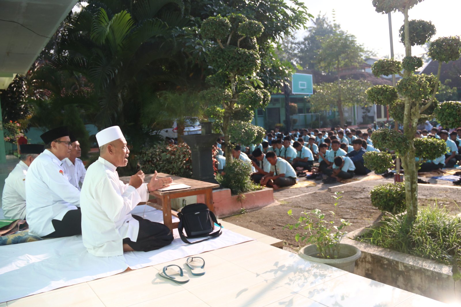 Pembentukan Karakter Siswa : MTsN 9 Banyuwangi Gelar Kegiatan Rutin Pembelajaran Kitab Ta’lim Muta’allim