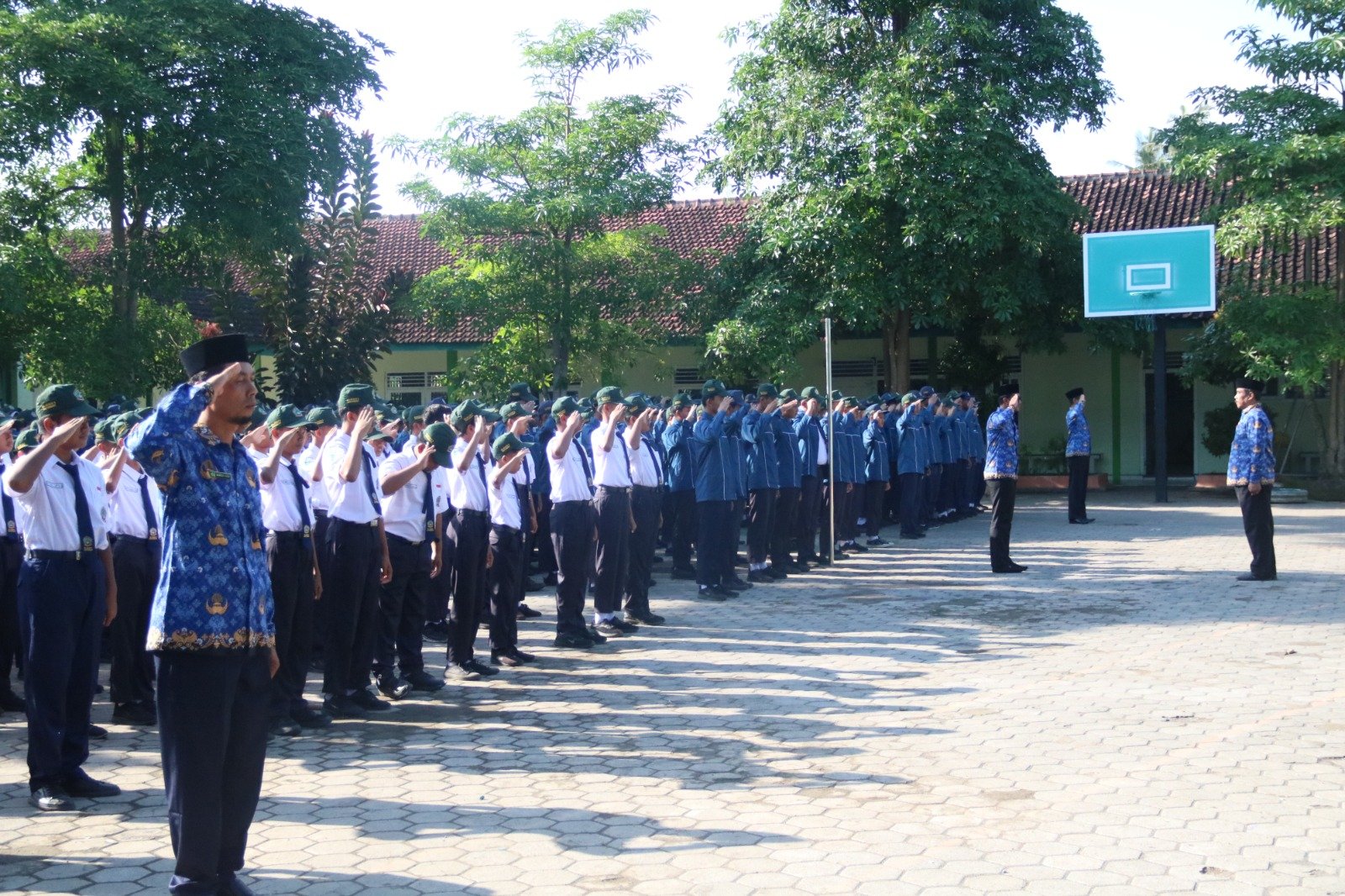 Upacara Hari Kesaktian Pancasila di MTsN 9 Banyuwangi, Momentum Memperkuat Karakter Bangsa