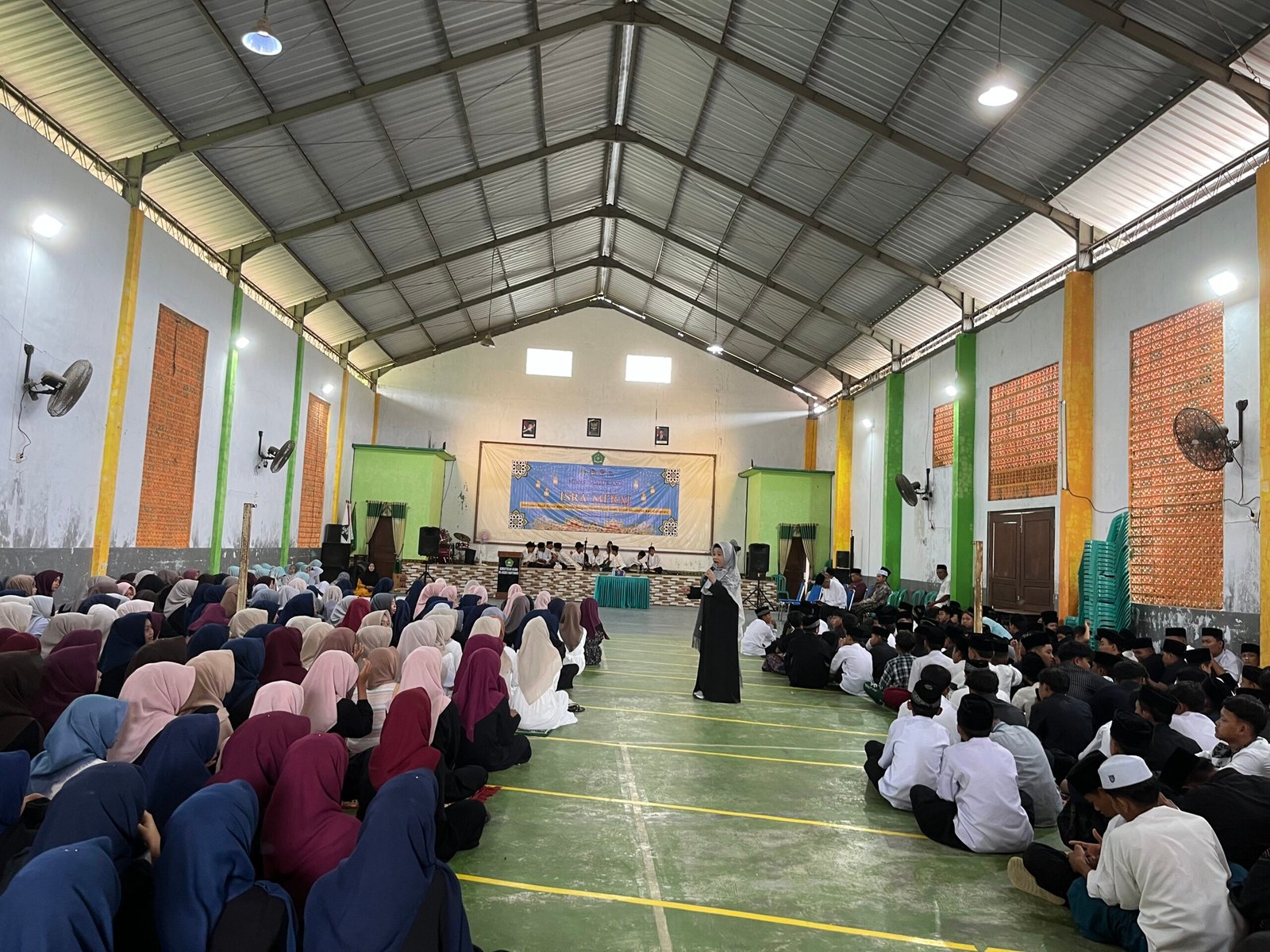 Penuh Khidmat, MTsN 9 Banyuwangi Gelar Peringatan Isra’ Mi’raj