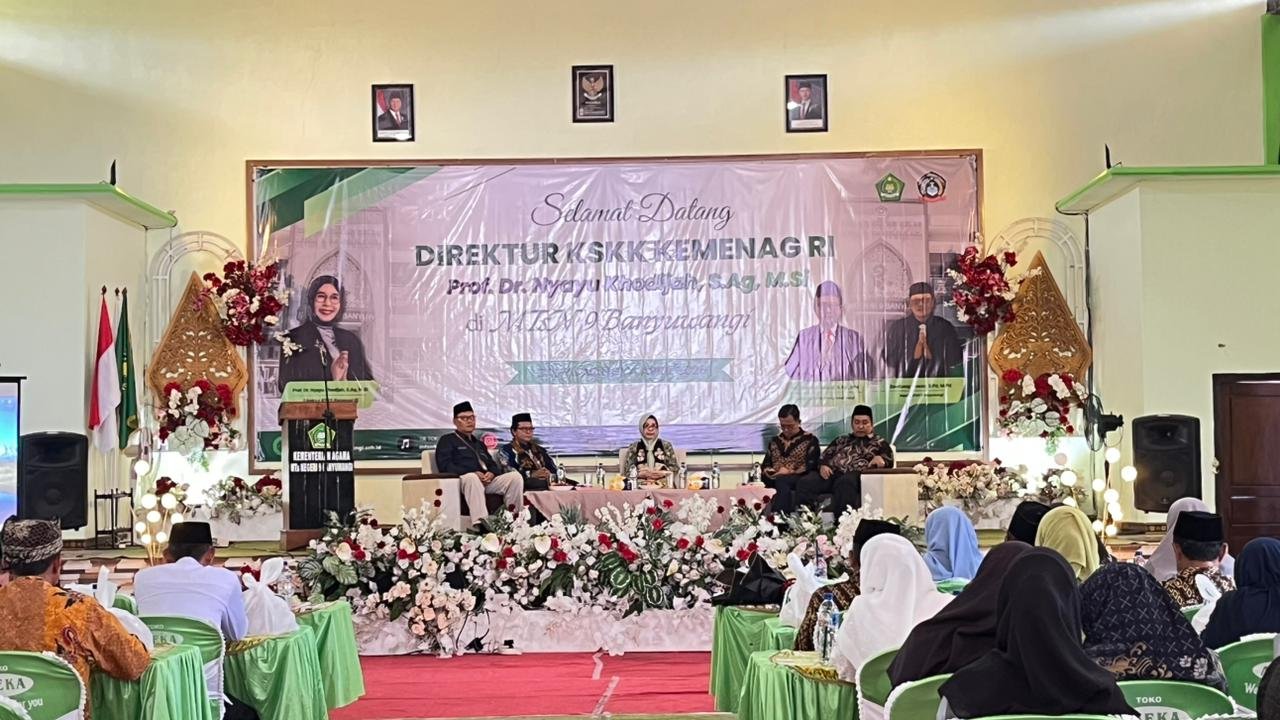 Direktur KSKK Madrasah Kemenag RI Kunjungi MTsN 9 Banyuwangi, Berikan Pembinaan bagi Guru dan Tendik