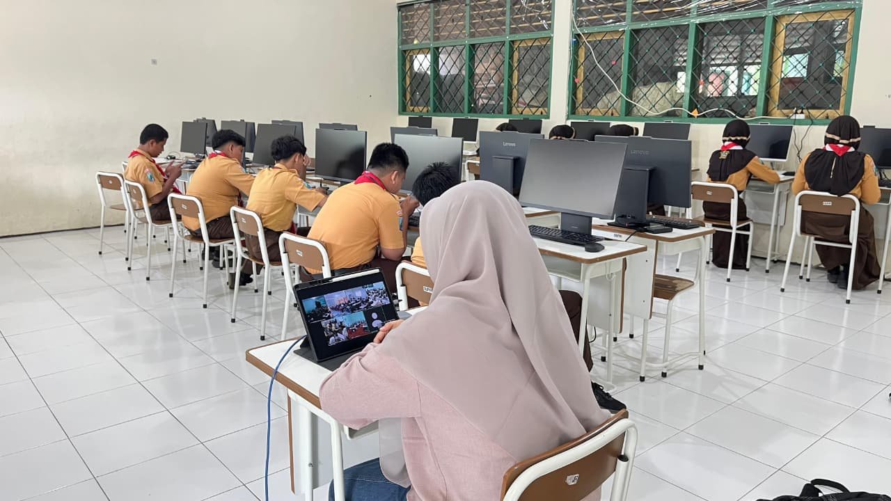 Prestasi Gemilang! Siswi MTsN 9 Banyuwangi Lolos Grand Final OLIMPABA, Raih Peringkat 1 se-Kabupaten Banyuwangi