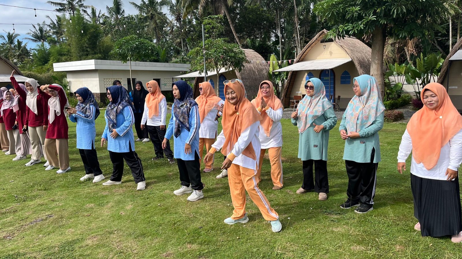 DWP MTsN 9 Banyuwangi Jadi Petugas Pertemuan Rutin DWP Kemenag Banyuwangi dengan Konsep Outbond Edukatif