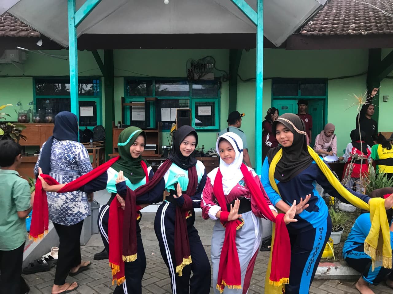 Prestasi Membanggakan, Empat Siswa MTsN 9 Banyuwangi Lolos Seleksi Gandrung Sewu