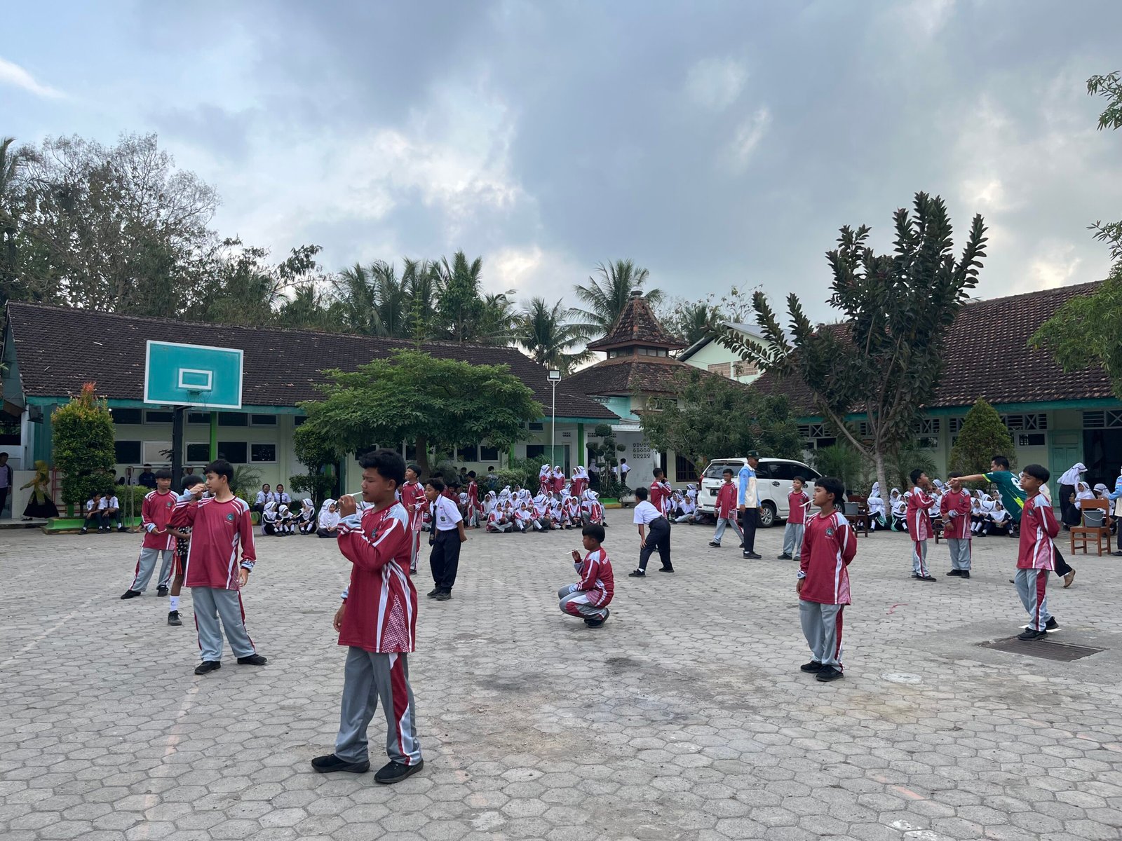 Semarak HUT ke-81 RI, MTsN 9 Banyuwangi Melaksanakan Rangkaian Lomba Agustusan