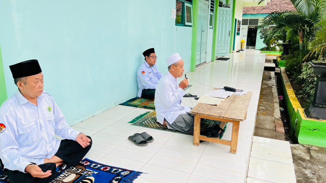 MTsN 9 Banyuwangi Perkuat Karakter Siswa melalui Kajian Ta’lim Muta’allim