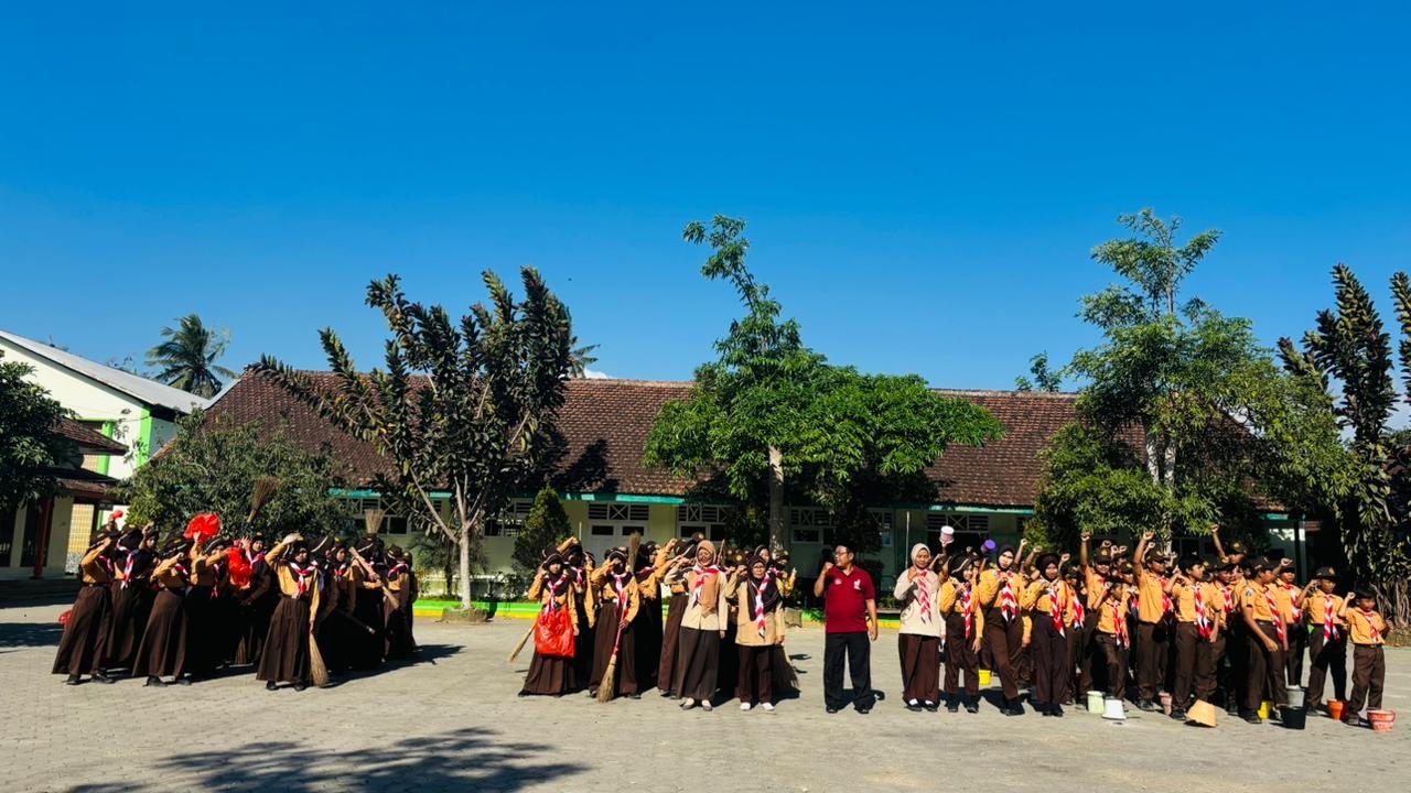 MTsN 9 Banyuwangi Laksanakan Kegiatan Ekoteologi sebagai Wujud Cinta Alam dan Lingkungan